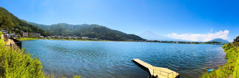 最後は河口湖畔のパノラマ。