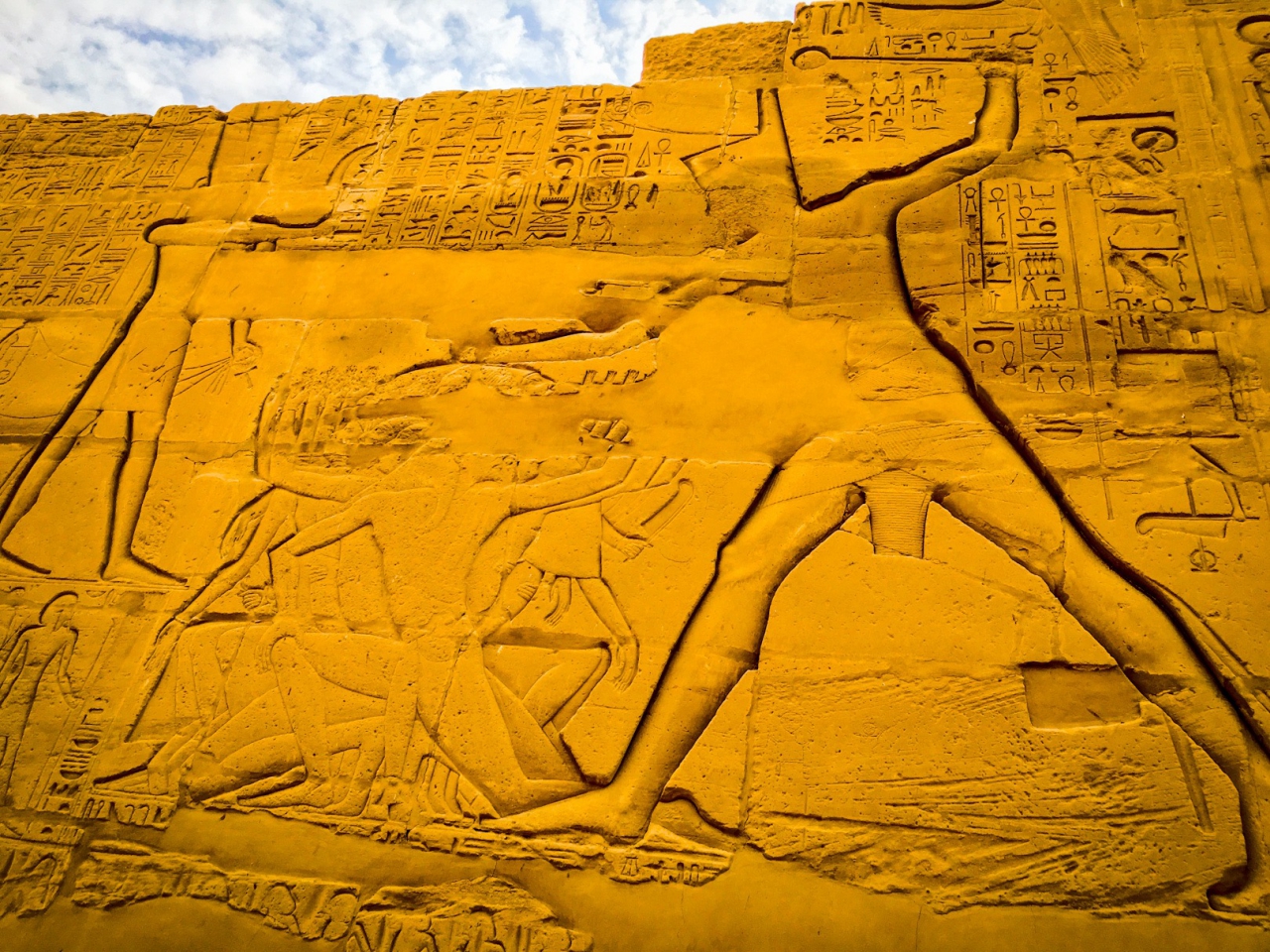 ファラオの威光集うエジプト最大の遺跡！カルナック神殿の観光の見どころ・歴史・神話 旅狼どっとこむ