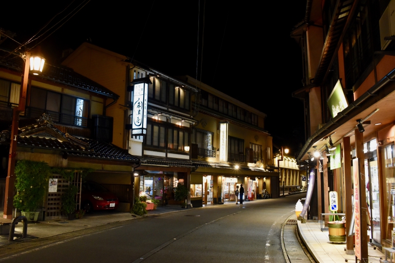 城崎温泉の温泉街_リゾートバイト_夜の観光風景