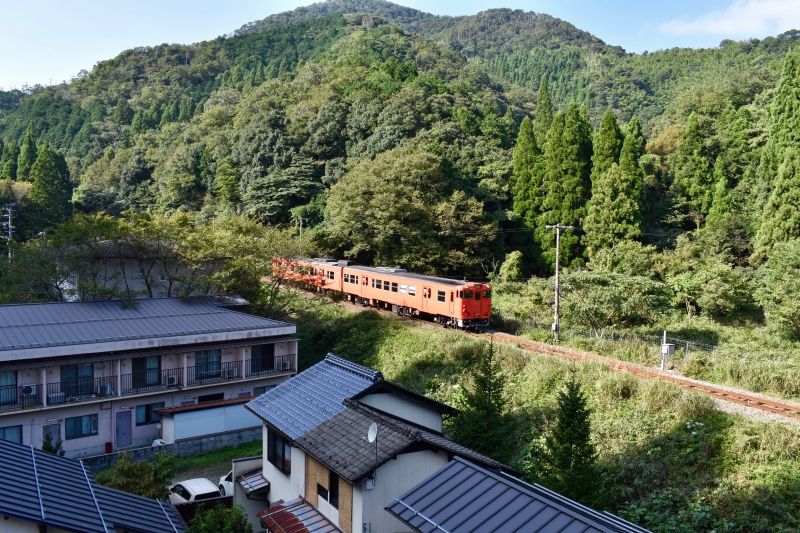 城崎温泉の自然と電車_リゾートバイト_生活の写真