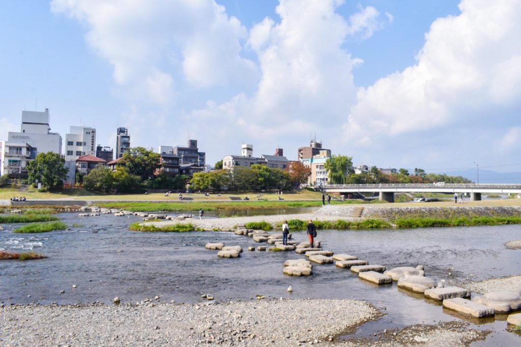 京都パワースポット巡りの一人旅_鴨川デルタ