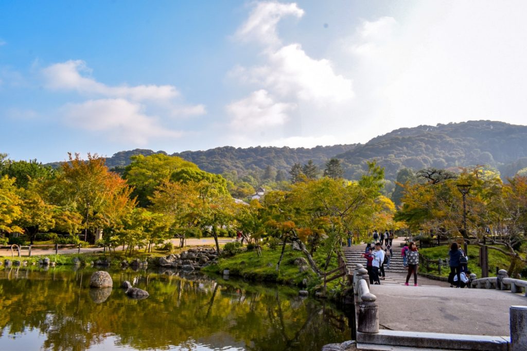 京都パワースポット巡りの一人旅_円山公園の紅葉