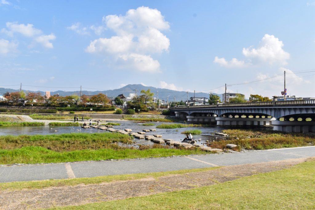 京都パワースポット巡りの一人旅_鴨川デルタ