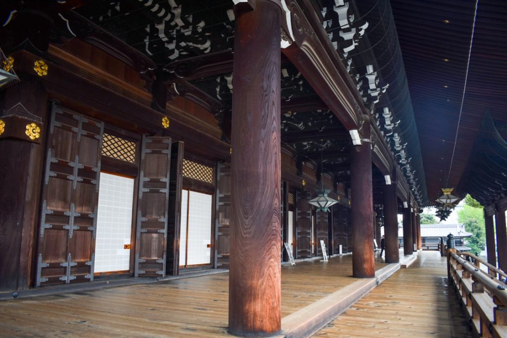 京都パワースポット巡りの一人旅_早朝の東本願寺