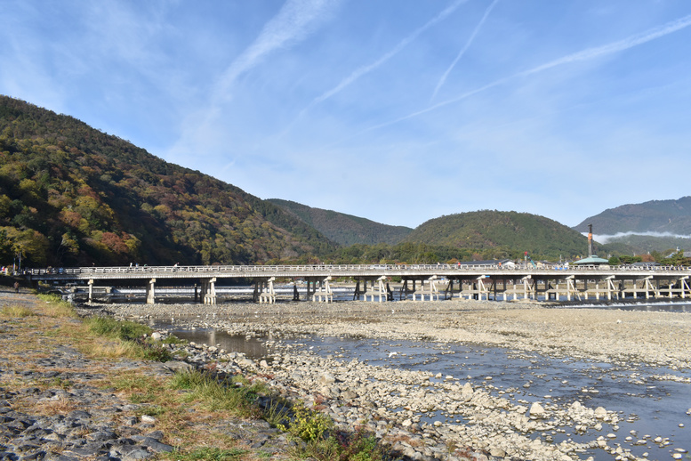 秋の渡月橋_紅葉に染まる嵐山