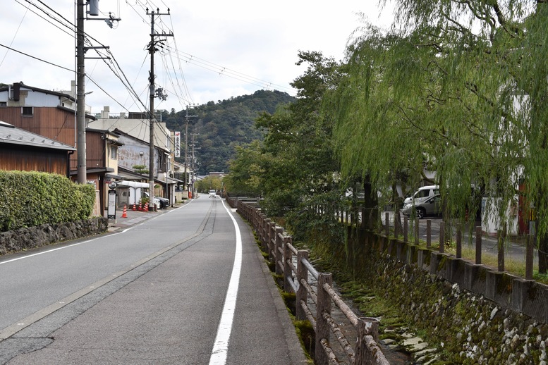 城崎温泉ぶらり旅_温泉寺と温泉街の風景_川の流れ