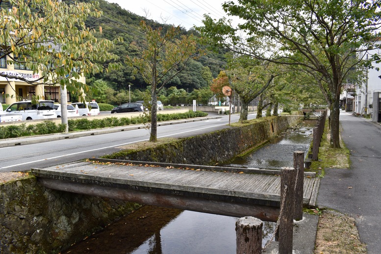 城崎温泉ぶらり旅_温泉寺と温泉街の風景_川の流れ