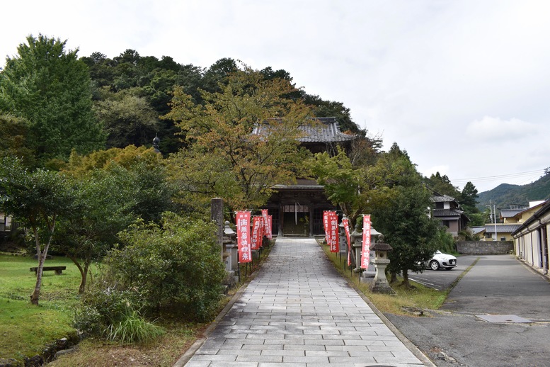 城崎温泉ぶらり旅_温泉寺と温泉街の風景_山門