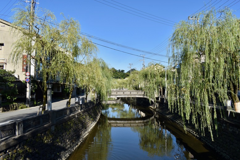 城崎温泉ぶらり旅_柳通り_温泉街の風景_晴れの日