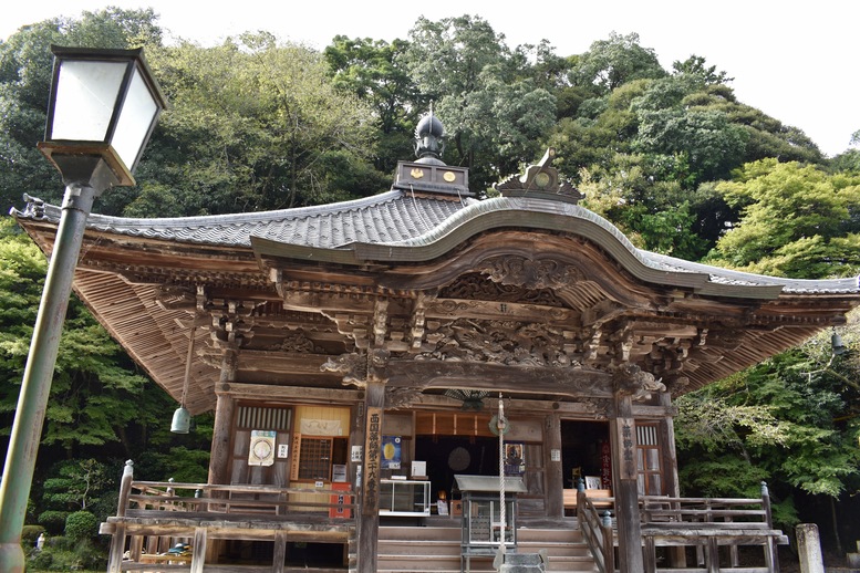 城崎温泉ぶらり旅_温泉寺と温泉街の風景_薬師堂の龍