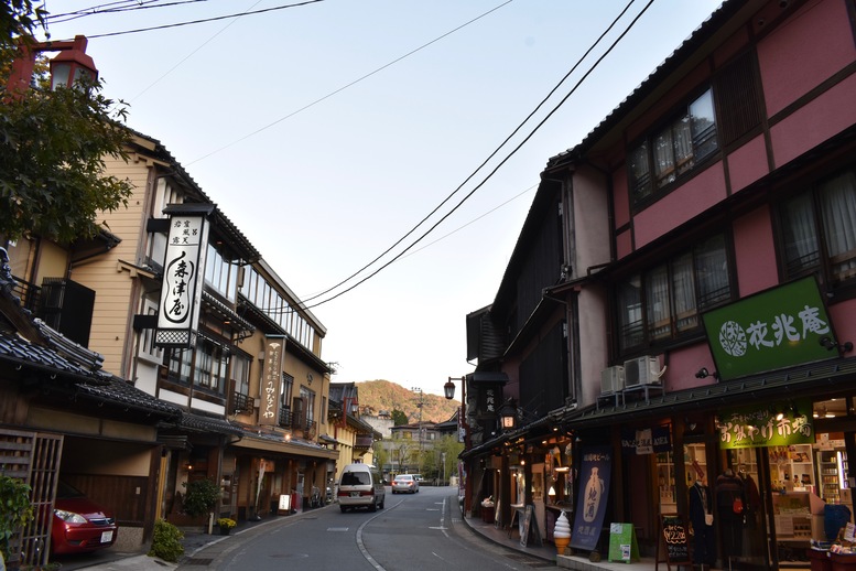 城崎温泉ぶらり旅_夕方と日暮れ_温泉街の風景