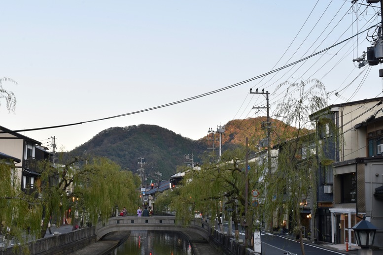 城崎温泉ぶらり旅_夕方と日暮れ_温泉街の風景