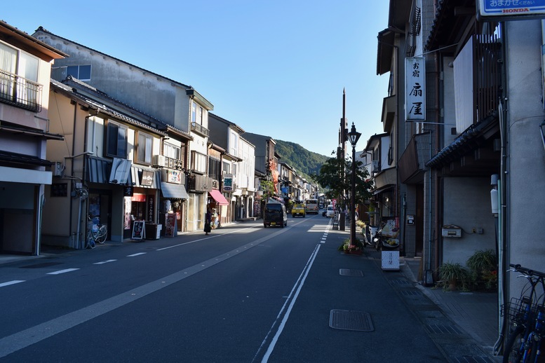 城崎温泉ぶらり旅_駅通り_温泉街の風景_お土産屋と甘味処