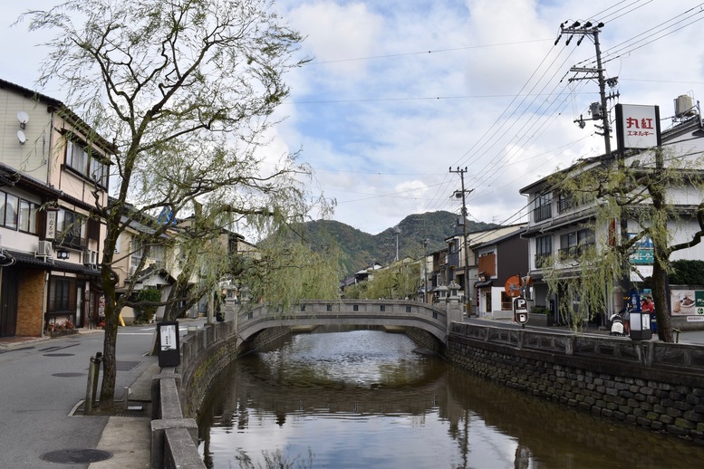 城崎温泉ぶらり旅_柳通り_温泉街の風景