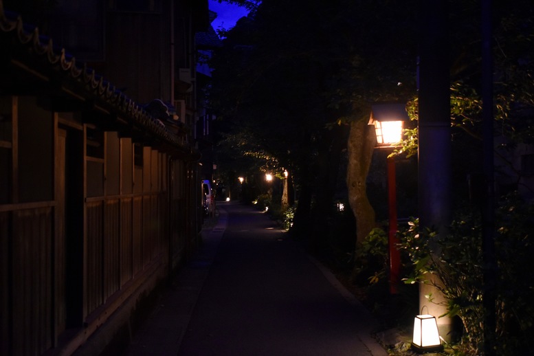 城崎温泉ぶらり旅_夜の木屋町通り_温泉街の風景