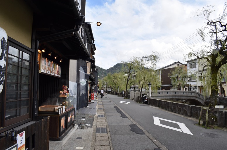 城崎温泉ぶらり旅_柳通り_温泉街の風景