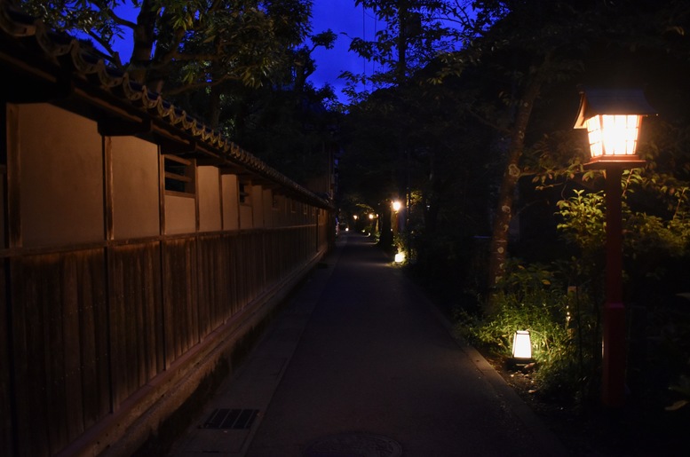 城崎温泉ぶらり旅_夜の木屋町通り_温泉街の風景