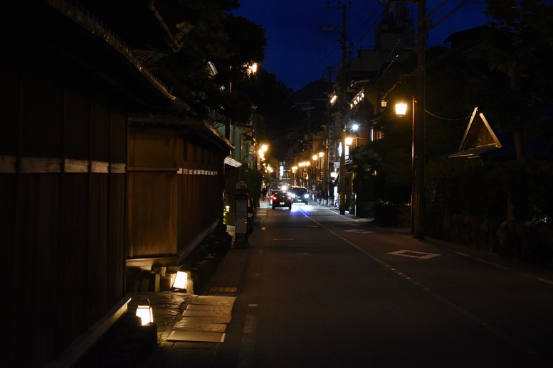 城崎温泉ぶらり旅_夜の木屋町通り_温泉街の風景