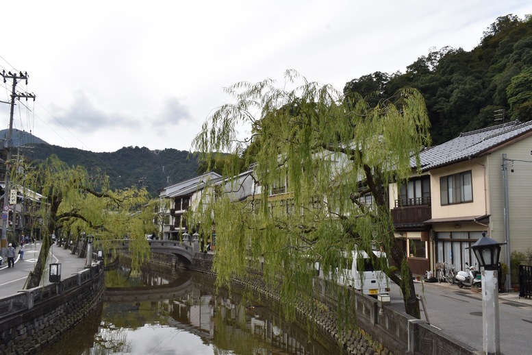 城崎温泉ぶらり旅_柳通り_温泉街の風景