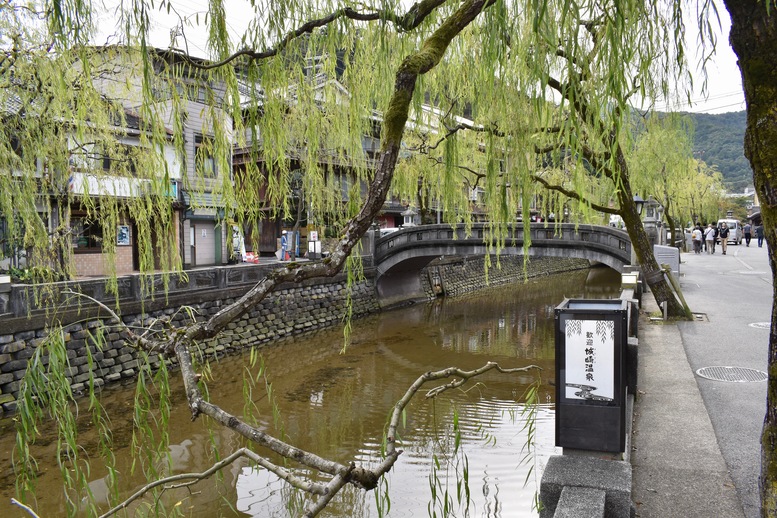 城崎温泉ぶらり旅_柳通り_温泉街の風景