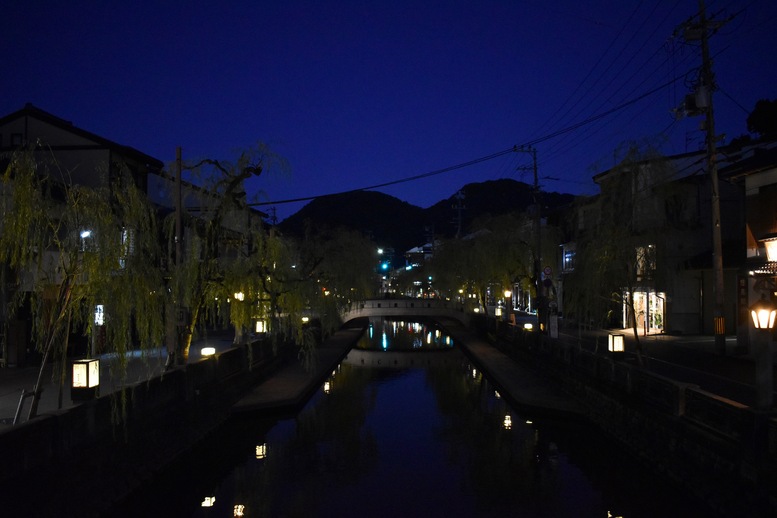 城崎温泉ぶらり旅_夜のライトアップ温泉街