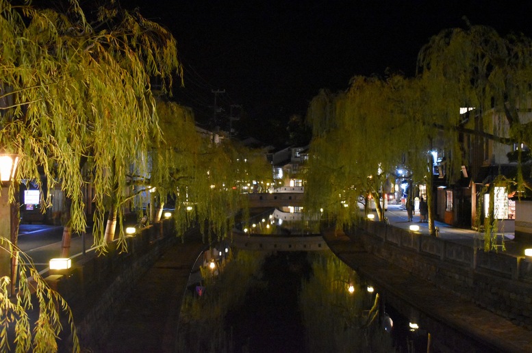 城崎温泉ぶらり旅_夜のライトアップ温泉街