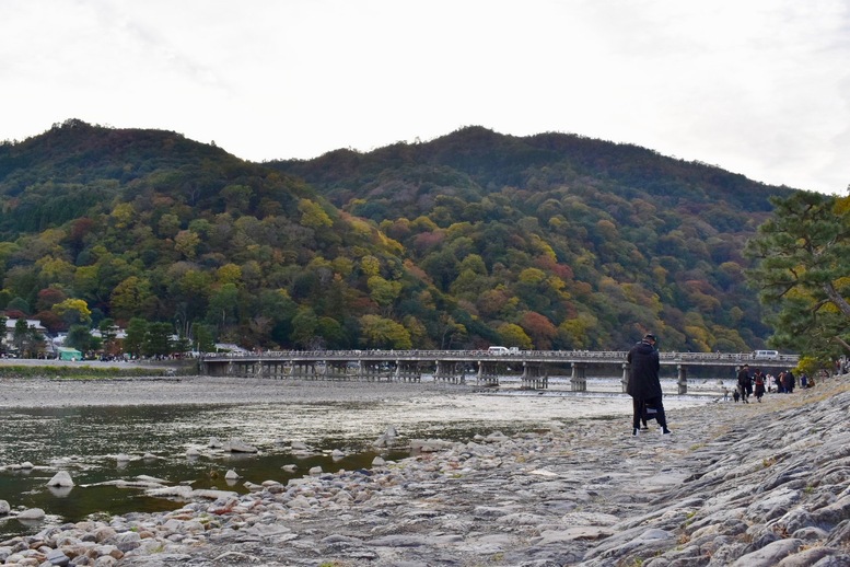 秋の渡月橋_紅葉に染まる嵐山