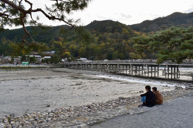 秋の渡月橋_紅葉に染まる嵐山