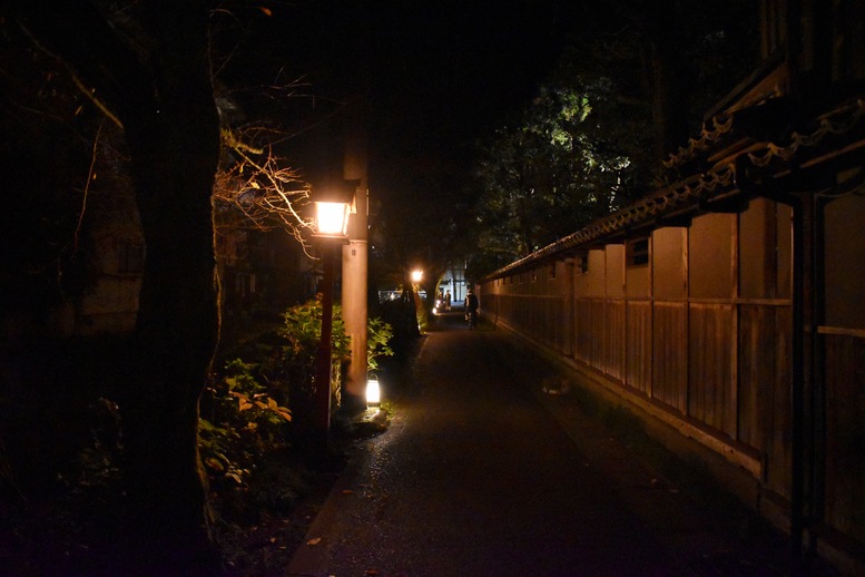 城崎温泉ぶらり旅_夜の木屋町通り_温泉街の風景