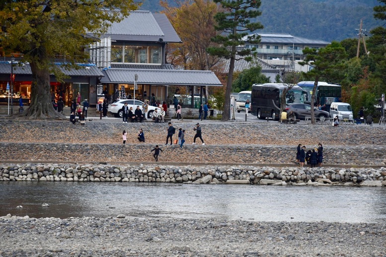 秋の渡月橋_紅葉に染まる嵐山