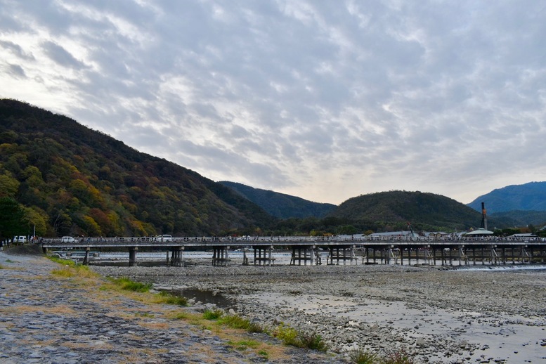 秋の渡月橋_紅葉に染まる嵐山