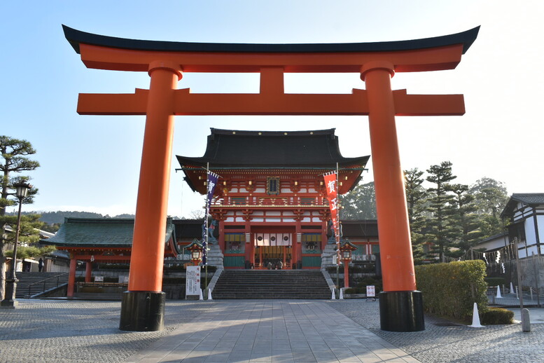 京都初詣_オススメの見どころ_伏見稲荷_楼門と大鳥居