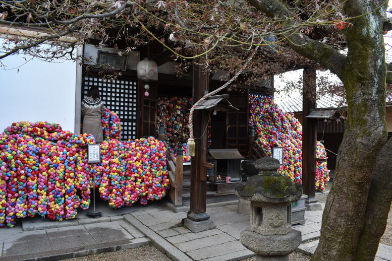 京都初詣_オススメの見どころ_八坂庚申堂のくくり猿