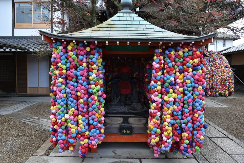 京都初詣_オススメの見どころ_八坂庚申堂のくくり猿