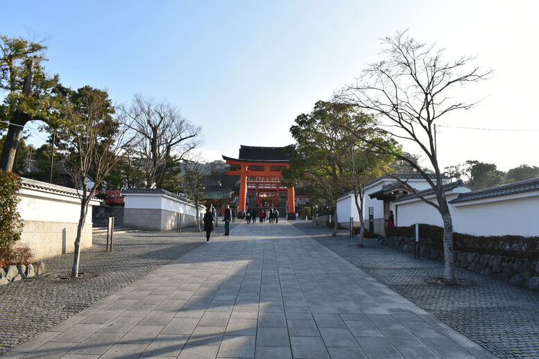 京都初詣_オススメの見どころ_伏見稲荷_楼門と大鳥居