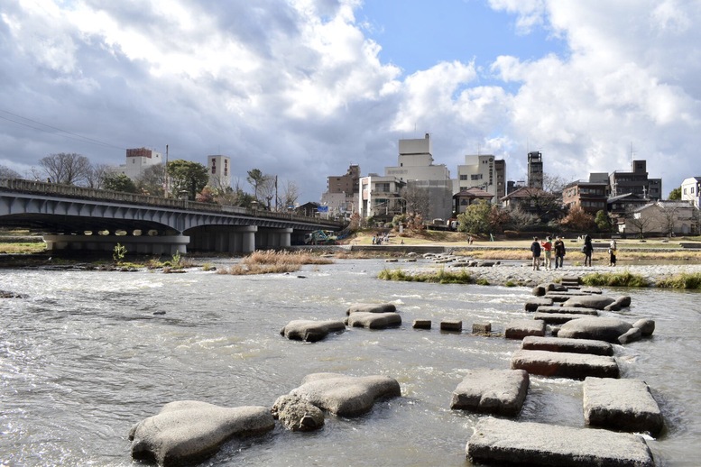 京都初詣_オススメの見どころ_鴨川デルタ