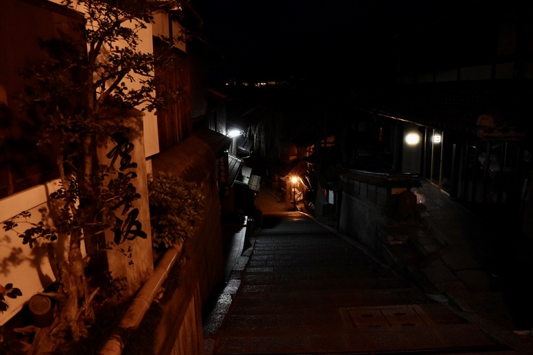 京都初詣_オススメの見どころ_夜の清水・産寧坂・二寧坂・八坂