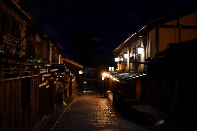 京都初詣_オススメの見どころ_夜の清水・産寧坂・二寧坂・八坂