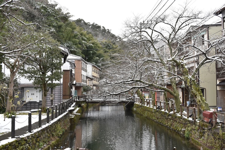 城崎温泉の雪景色_木屋町通り