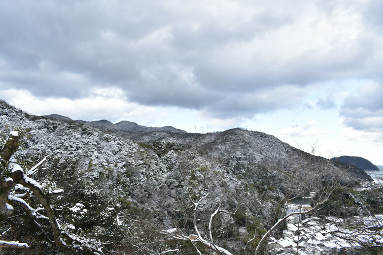 城崎温泉の雪景色_トレッキングコースからの見晴らし_銀世界の絶景