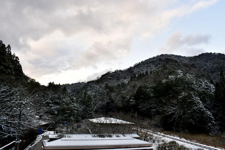 雪に染まった城崎温泉_リゾートバイト中のお散歩