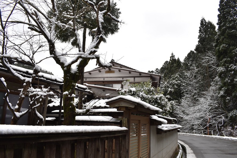 雪に染まる城崎温泉_西村屋ホテル招月庭