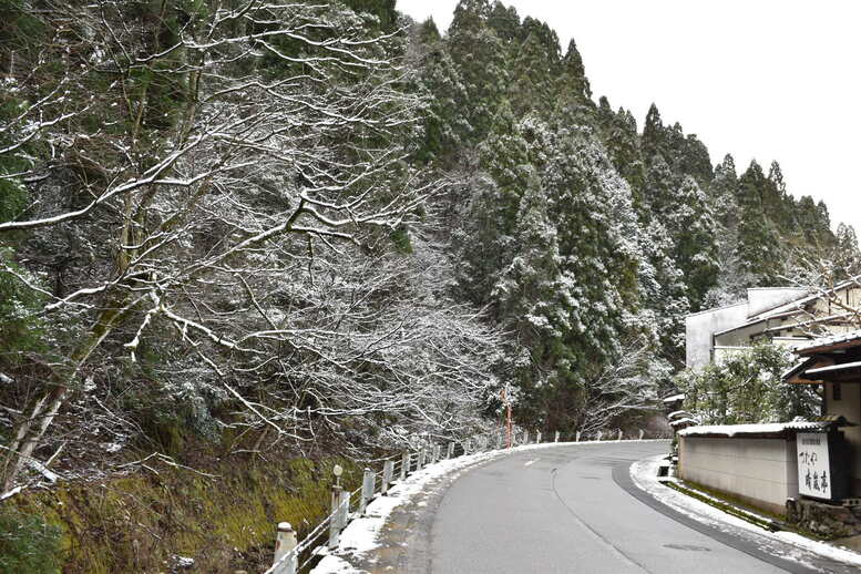 雪に染まった城崎温泉_リゾートバイト中のお散歩