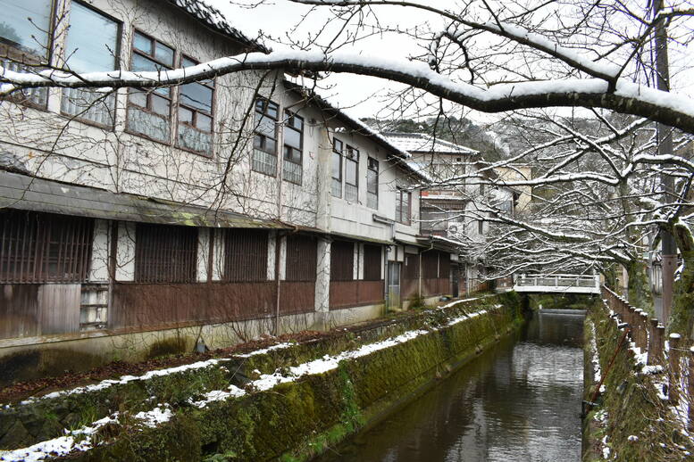 城崎温泉の雪景色_木屋町通り