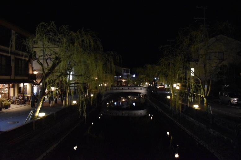 城崎温泉の風景_夜のライトアップ