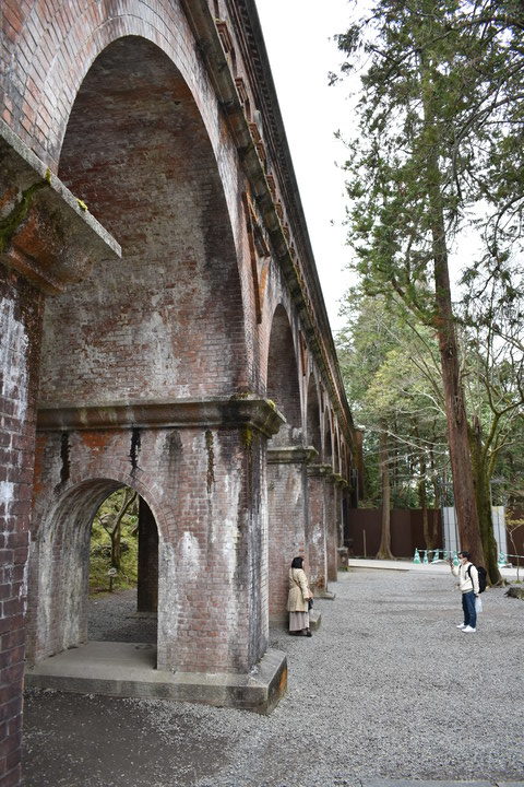 春の京都の名所観光_南禅寺_琵琶湖疏水水路_水道橋