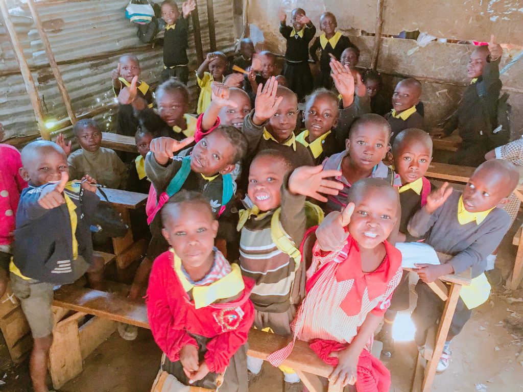 心理テスト式海外旅行先診断_ケニアがオススメ_スラムの子供たち