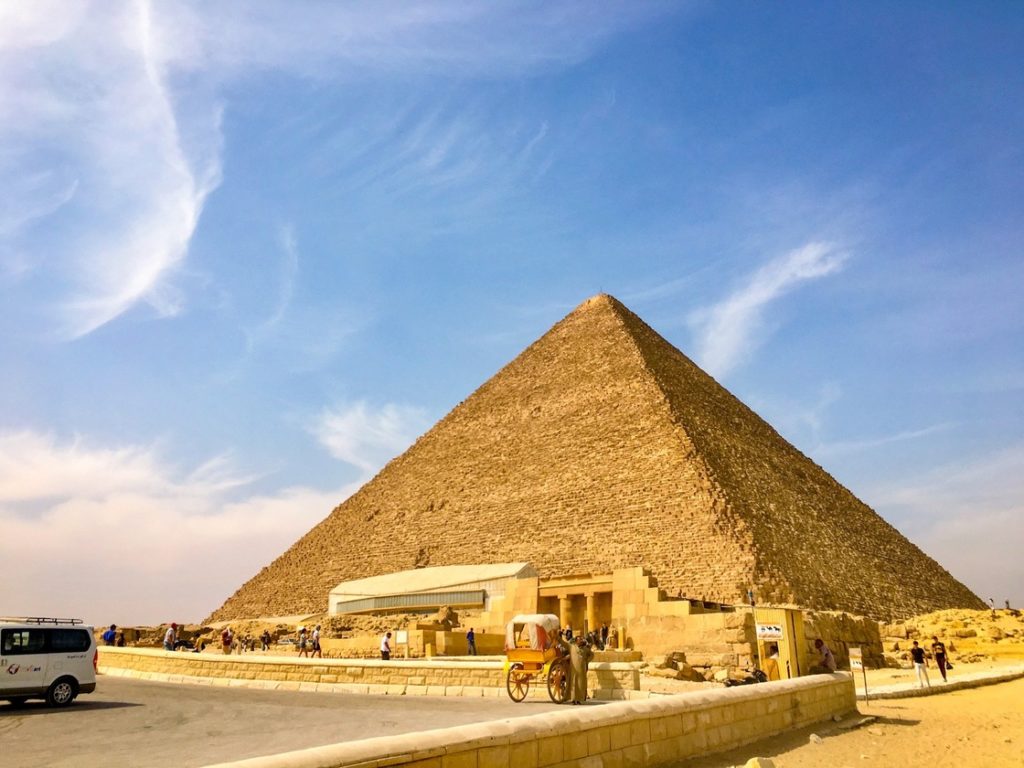 心理テスト式海外旅行先診断_エジプトがオススメ_ギザのピラミッド