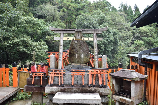 熊鷹社と谺ヶ池