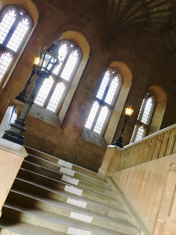 文学と歴史に見る名門大学の学園都市 イギリス オックスフォードをご紹介 旅狼どっとこむ 文学と歴史に見る名門大学の学園都市 イギリス オックスフォードをご紹介 旅狼どっとこむ